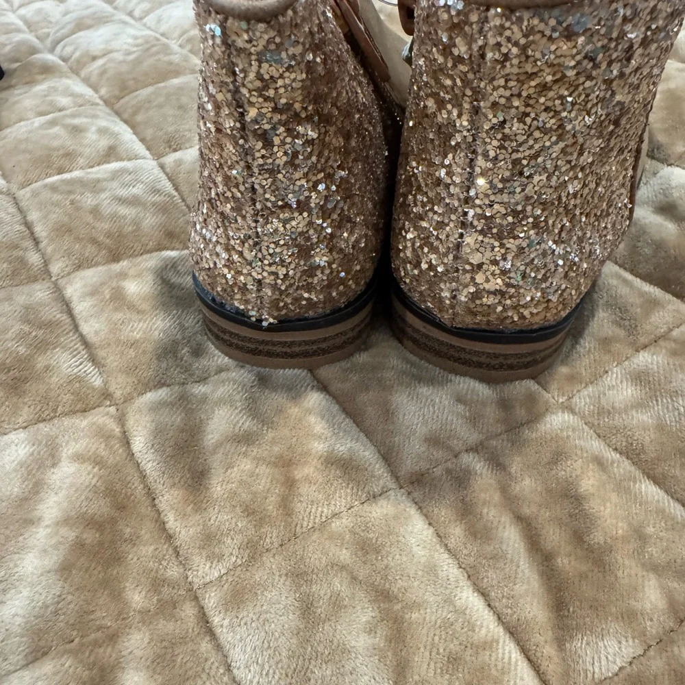 Cutest little Cat& Jack cowboy boots 4 your little cowgirl:just enough sparkle